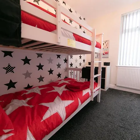Stunning House Near Attractions Holiday home Blackpool