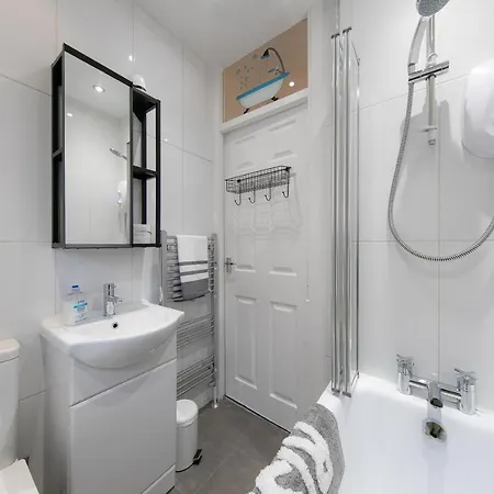Holiday home Stunning House Near Attractions *
