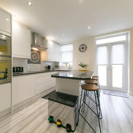 Holiday home Stunning House Near Attractions *