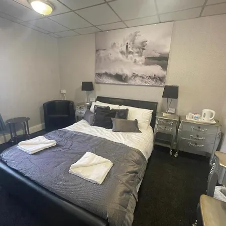 Phildene Suites Lodge *