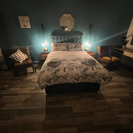 Pine Studio Apartment