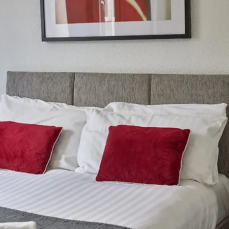 Apartment Pleasure *