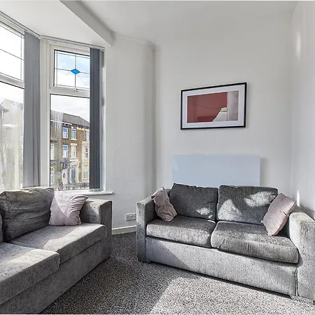 Pleasure Apartment *