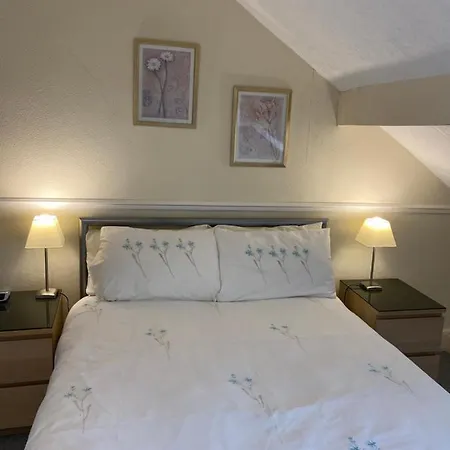 Guest house The Laurels *