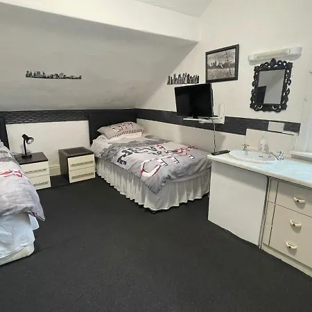 Manhattan Guest house 3*