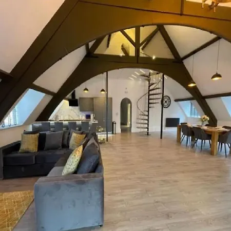 Apartment Luxurious Stylish Church Conversion Blackpool