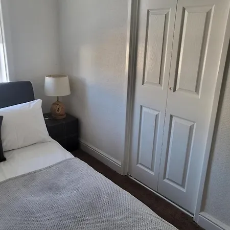 140 Bond Guest house Blackpool