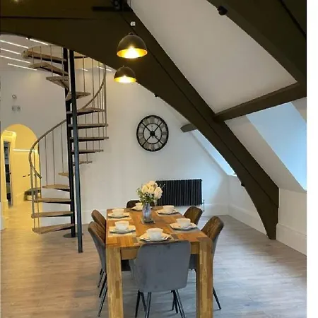 Luxurious Stylish Church Conversion Apartment *
