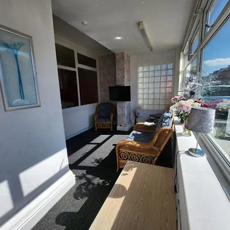 The Moorfield Guest house 2*