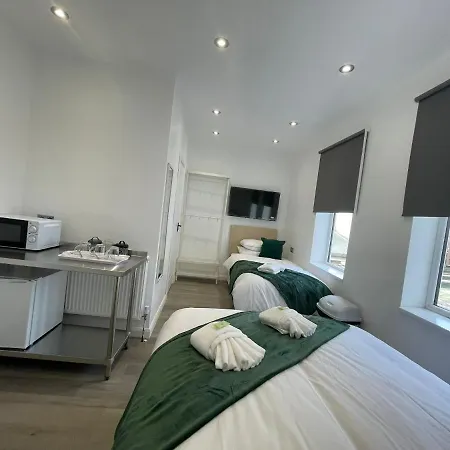 Guest house Araan House -families And Couples Only *