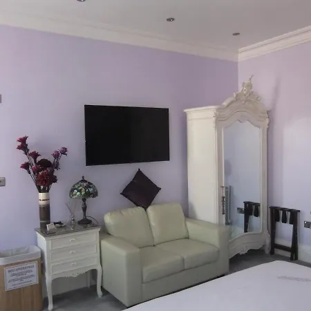 Fourrooms - Couples Only