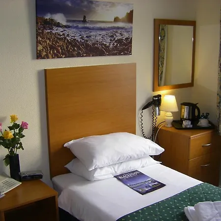 The Waldorf - Near Pleasure & Sandcastle Hotel