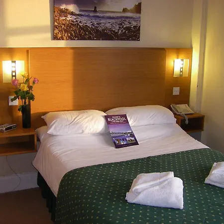 The Waldorf - Near Pleasure & Sandcastle Hotel Blackpool