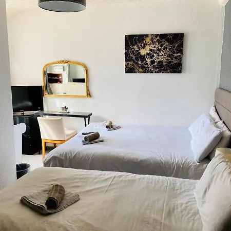 Bed & Breakfast The Rockley 2*