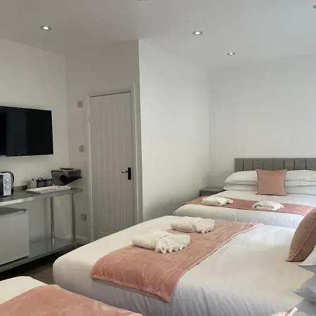 Guest house Araan House -families And Couples Only