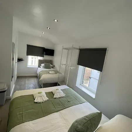 Guest house Araan House -families And Couples Only *