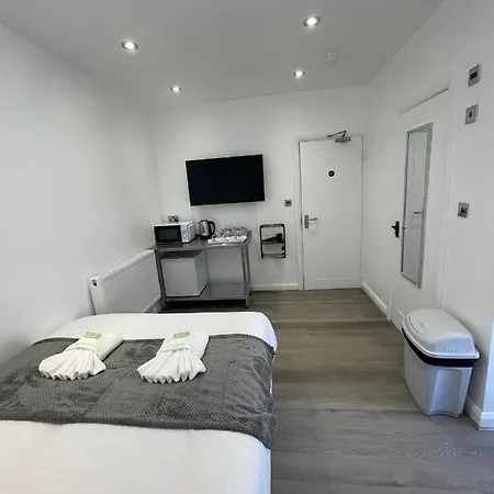 Araan House -families And Couples Only Guest house Blackpool