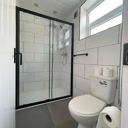 Araan House -families And Couples Only Guest house