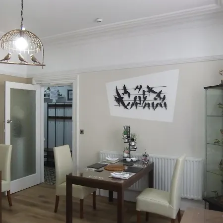 Bed & Breakfast Fourrooms - Couples Only Blackpool