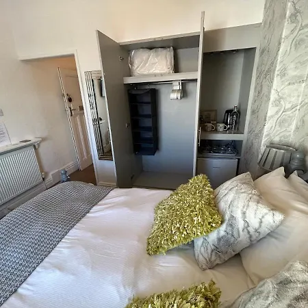 North Crest 4*