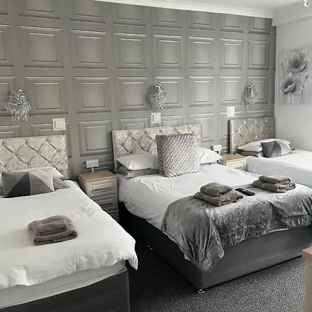The Carlton Guest house 3*