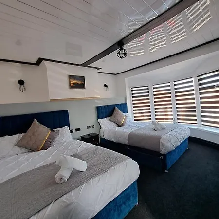 Holiday home Family With Hot Tub , Family Groups Only *