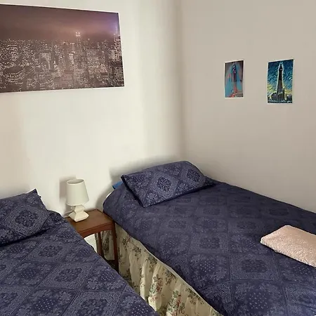 Bed & Breakfast The Blue Moon 2*