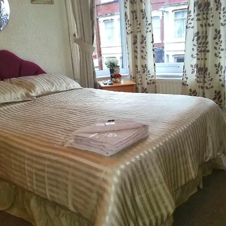 Lynwood & Hotel 3*