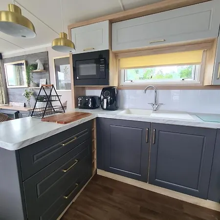 Flawless Caravan Hire Holiday park *
