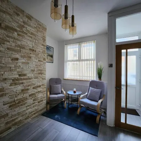 Immaculate 2-bed House In Holiday home