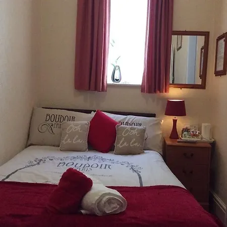 Beverley Dean - Children Over 5 Years Welcome - Continental Breakfast 3* Blackpool