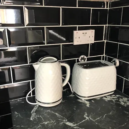 Apartment Ground Floor 2, Lynton