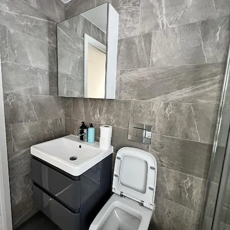 The Pier Serviced Apartment *