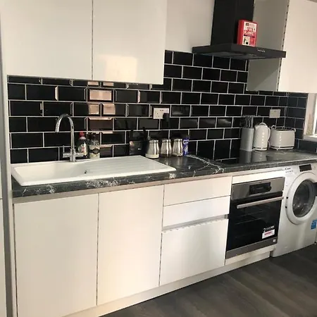Apartment Ground Floor 2, Lynton