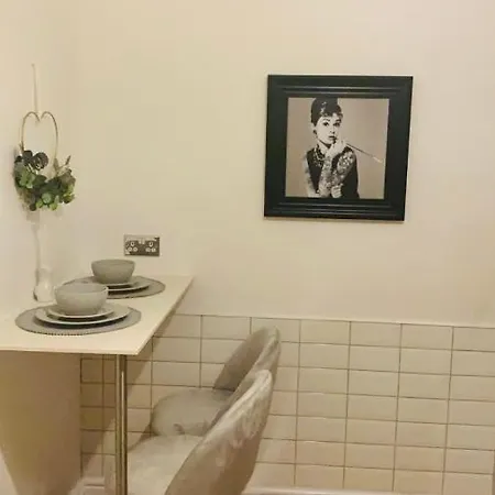 The Elegant Garden Apartment *