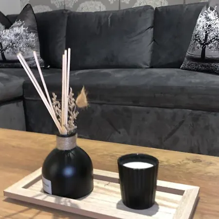 Apartment The Elegant Garden Blackpool