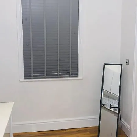 The Elegant Garden Apartment Blackpool