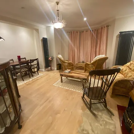 Apartment 2 Bedroom New Flat In Town Center *