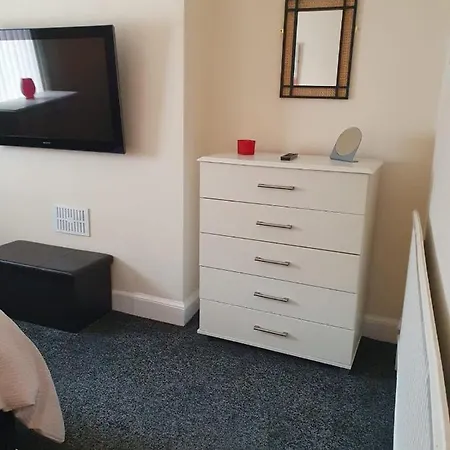 2 Bedroom Ff Apartment Blackpool