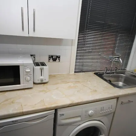 Apartment Barton Beachside - Penthouse Twobedroom Apartment, Double & Twins - & Promenade Location - Over 21's, Family Friendly Only, Id Required, Stairs Access, Free Parking *