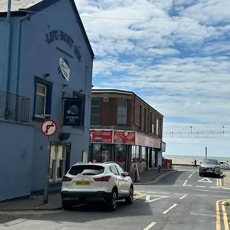 O'er The Yard Hideaway * Blackpool