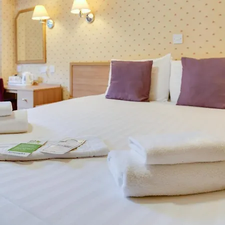 Queens Hotel 3*