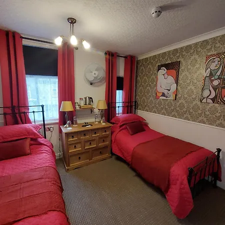 Guest house Westfield House 3*