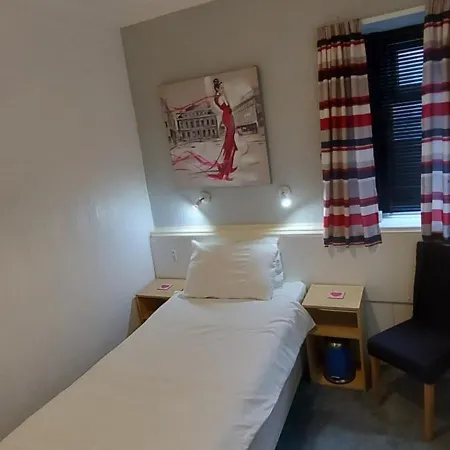Blackpool Lodge Bed & Breakfast 3*