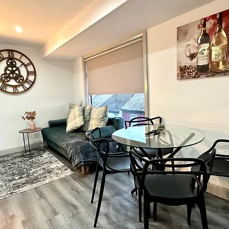 York Street By Service Apartment *