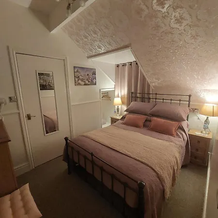 Westfield House 3*