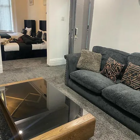 - Holmfield Road Apartment *