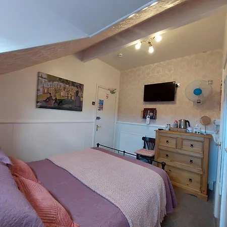 Guest house Westfield House 3*