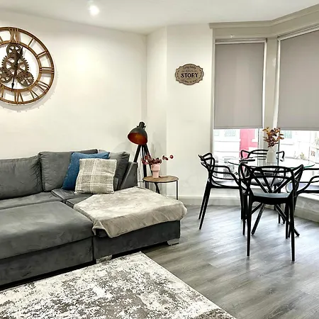 York Street By Service Apartment