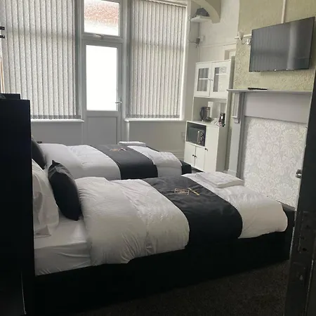 Apartment - Holmfield Road *